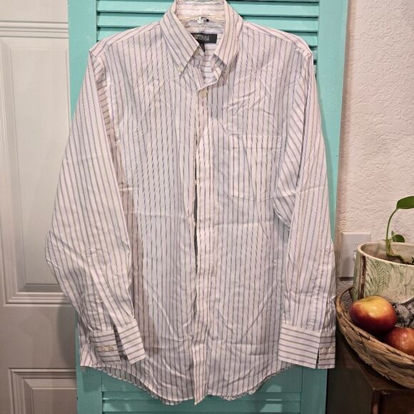 Kenneth Cole Reaction White and Blue Casual Button Down Shirt - Picture 1 of 3